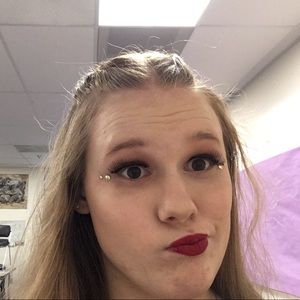 Meet your Posher, Anya